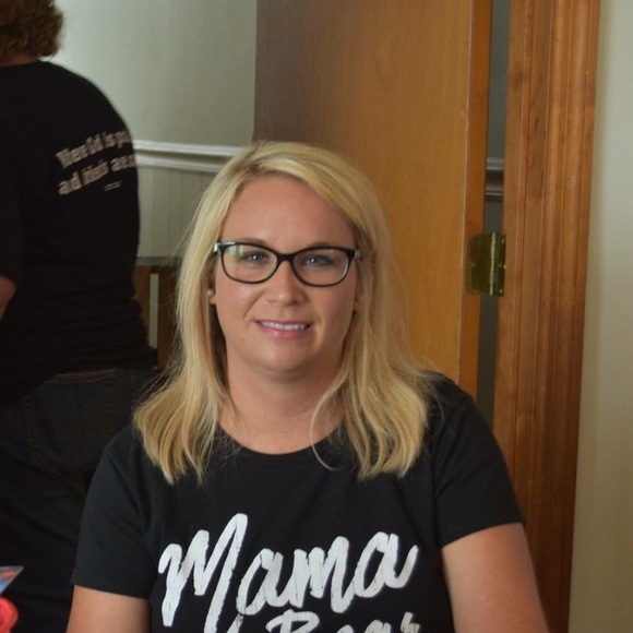 Meet your Posher, Beth - Picture 1 of 1